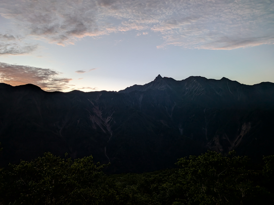 槍ヶ岳の夜明け