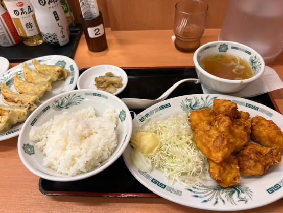 日高屋にて、唐揚げ定食と餃子一枚